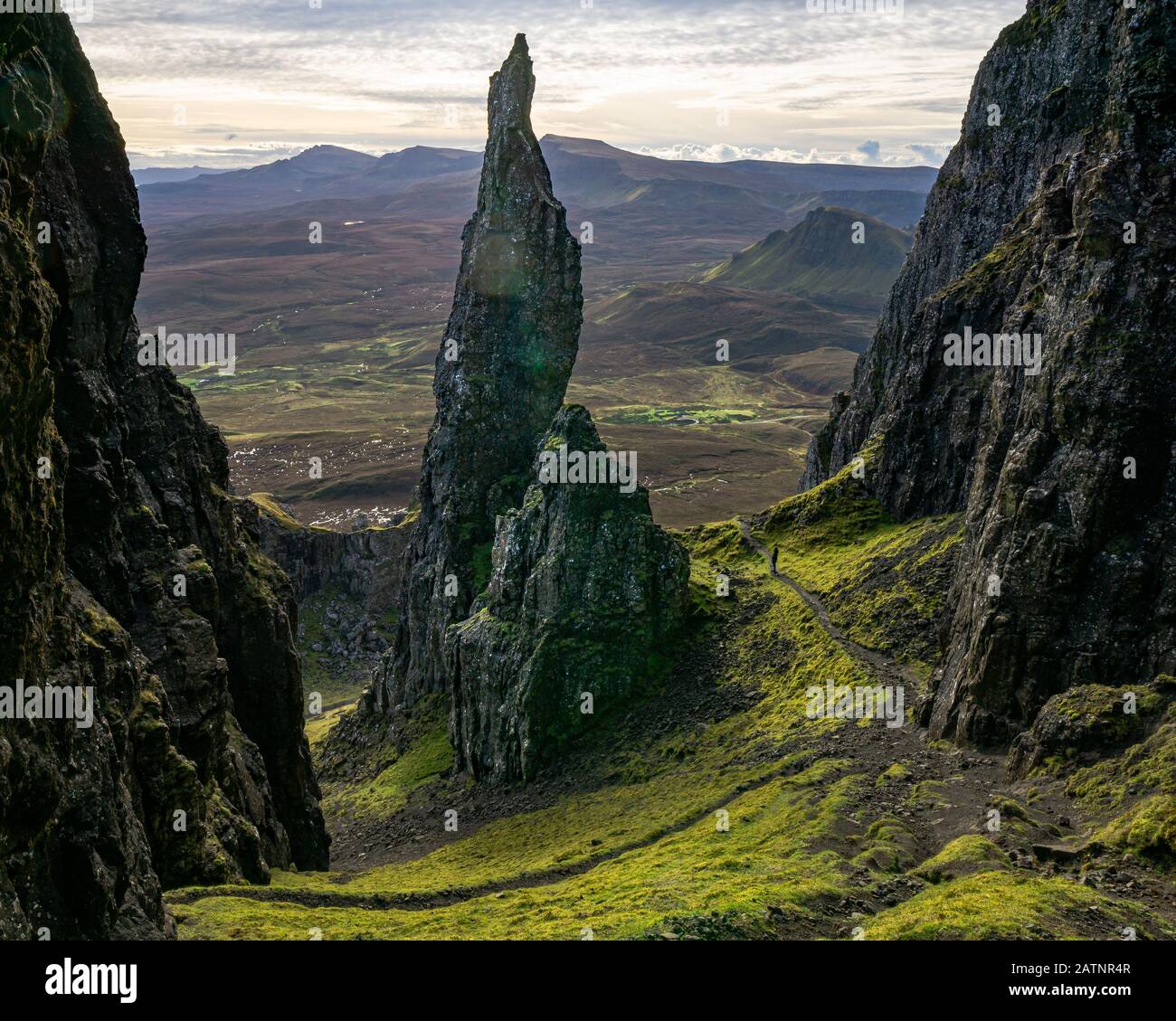 Fotografie auf der Insel Skye auf Der Quiraing-Wanderung, die sehr imposanierend ist. Hier ist Die Nadel gefangen, die einfach atemberaubend ist. Stockfoto