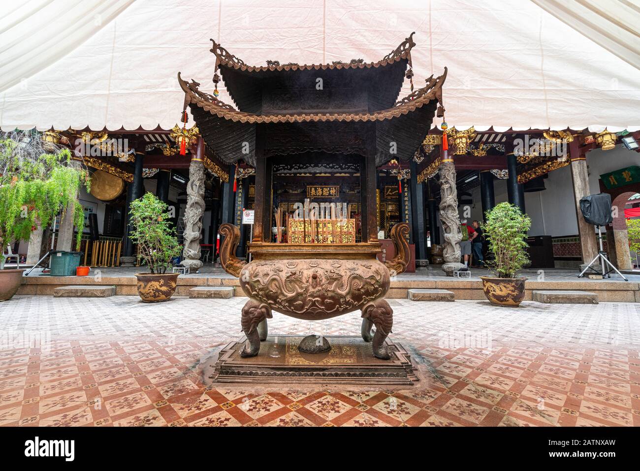 Singapur. Januar 2020. Der Innenhof im Thia Hock Keng Tempel in Singapur Stockfoto
