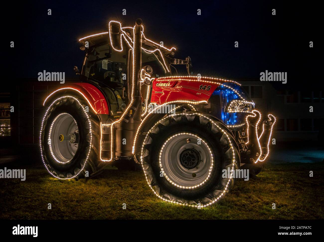 Decorated tractor -Fotos und -Bildmaterial in hoher Auflösung – Alamy