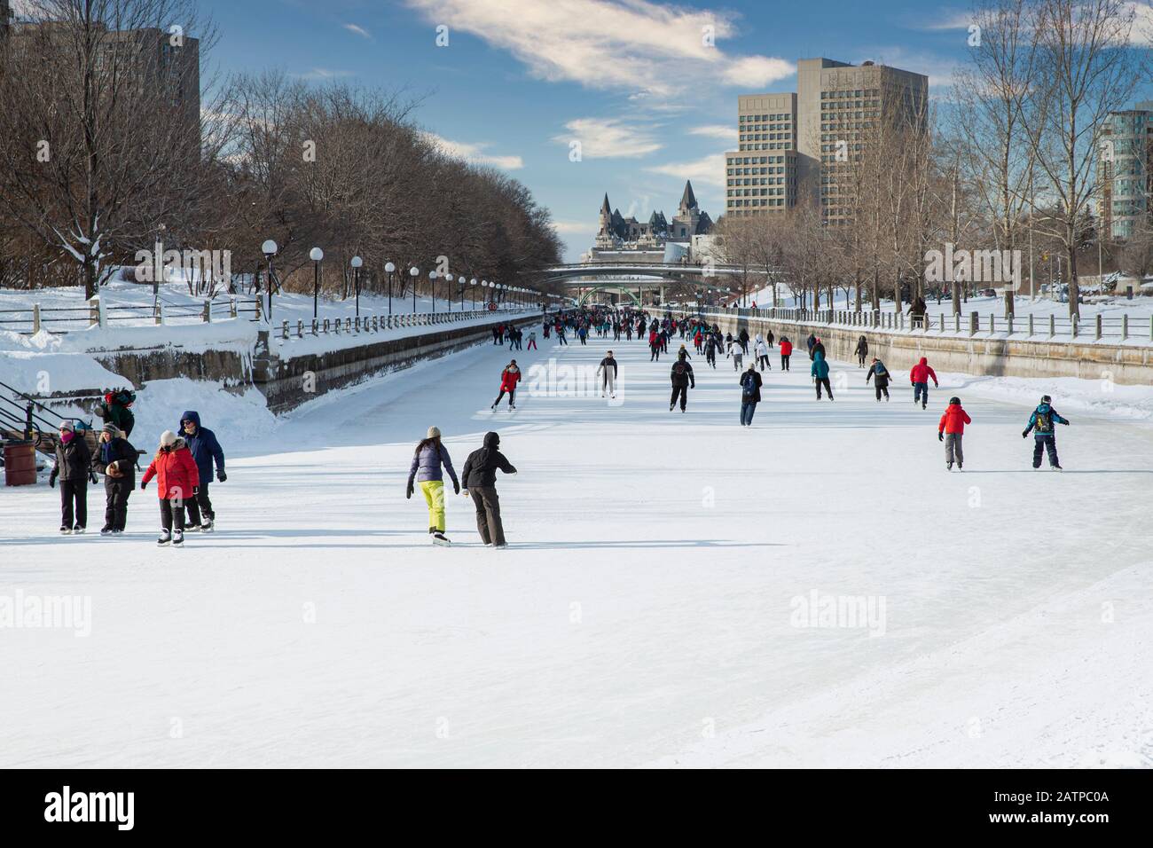 Schlittschuhlaufen auf dem Rideau-Kanal Stockfoto