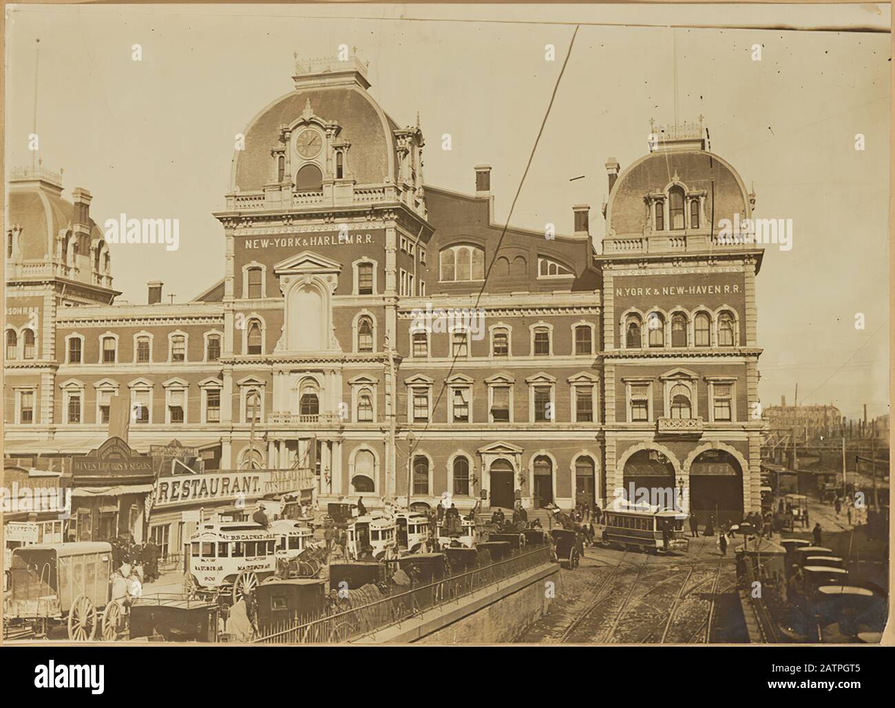 Grand Central Terminal; Pferdestrassen und Taxis; Park Avenue Oyster House - New York im Jahr 1880 Stockfoto