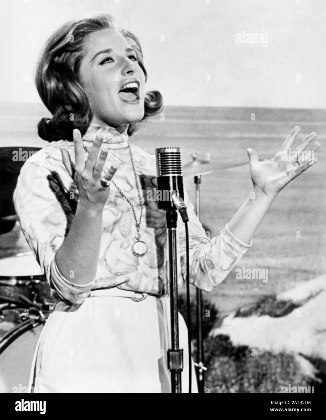 Lesley GORE (1946-2015) Promotional Photo of American Singer/ Songwriter about 1964 Stockfoto