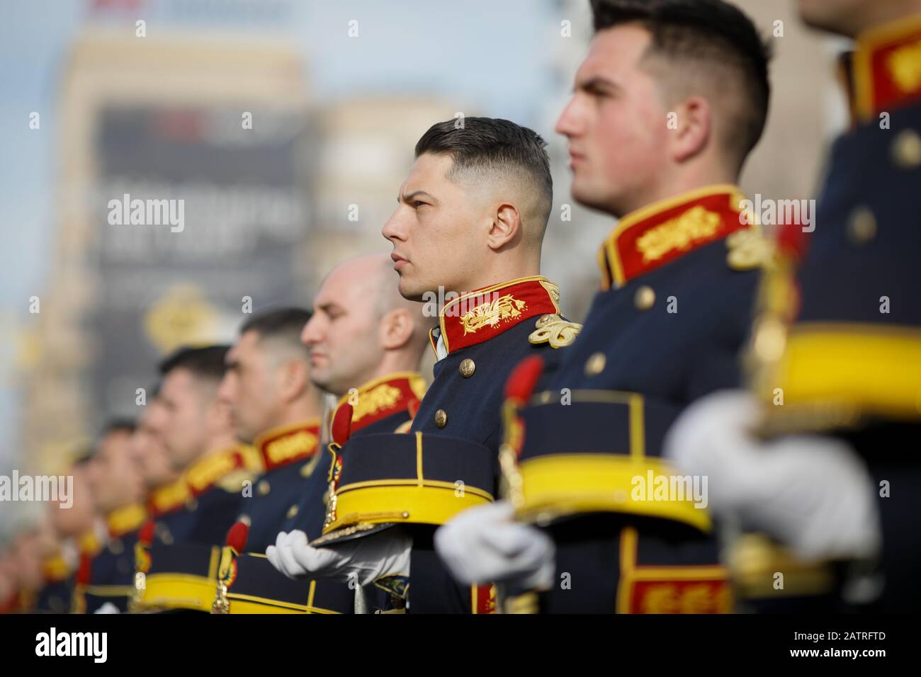 Bukarest, Rumänien - 21. Dezember 2019: Soldaten Der Brigade der "Brave 30th Guards" während einer militärischen Zeremonie. Stockfoto