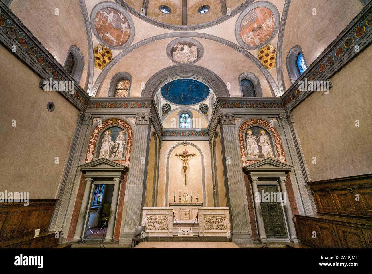 Sagrestia Vecchia in der Sankt-Lorenz-Basilika in Florenz. Toskana, Italien. Stockfoto
