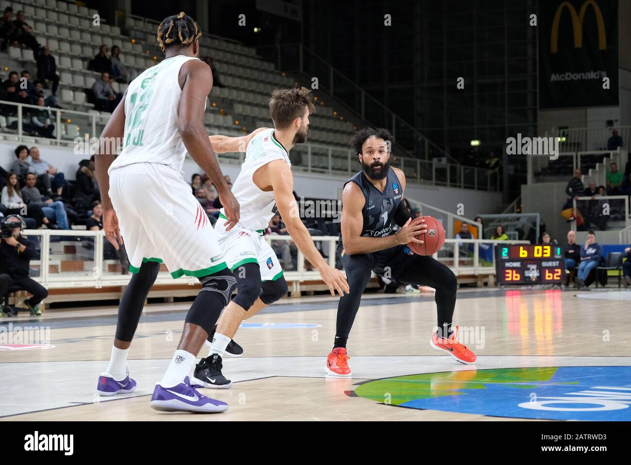 Trient, Italien, 04. Februar 2020, james blackmon (1) dolomiti energia trentino während der Dolomiti Energia Trient vs. Darussafaka Tekfen Istanbul - Basketball EuroCup Championship - Credit: LPS/Roberto Tompasini/Alamy Live News Stockfoto