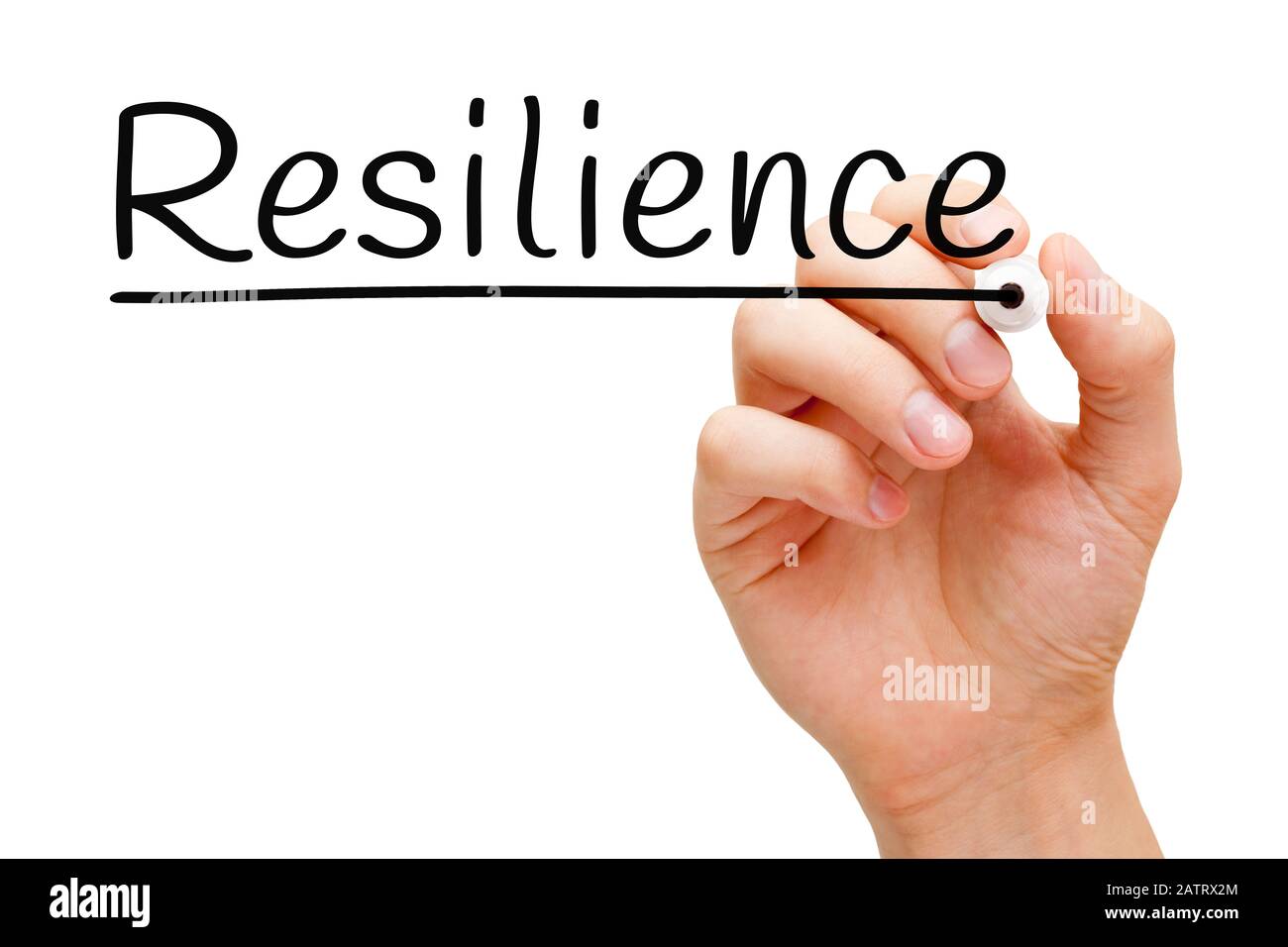 Schreiben Sie das Wort Resilienz mit schwarzer Markierung auf transparentem Wischbrett, das auf weiß isoliert ist. Stockfoto