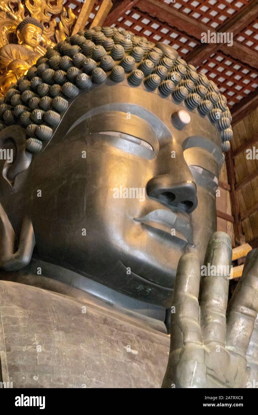 Die weltweit größte Bronzestatue des Buddha Vairocana, Todaiji-Tempel, Nara, Japan Stockfoto