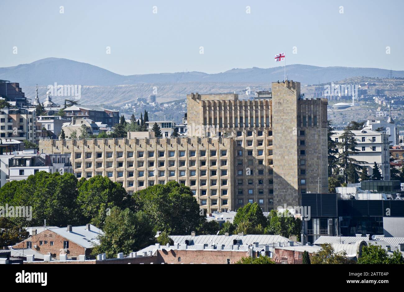 Gebäude der Regierung Georgiens, Panoramaaussicht vom Sololaki-Hügel, Tiflis Stockfoto