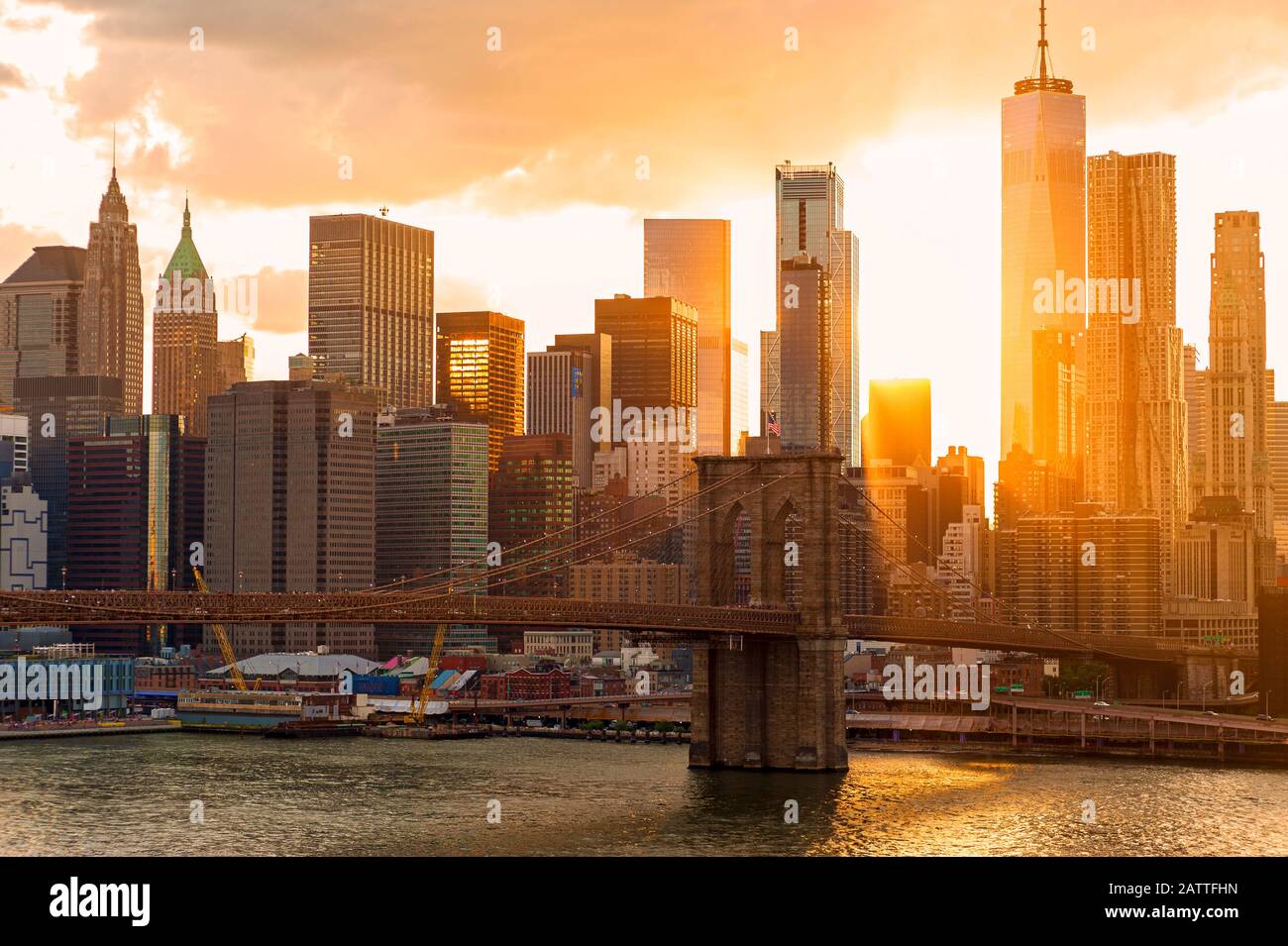Freedom Tower New York Skyline Sunset One World Trade Center Brooklyn Bridge New York City Stockfoto