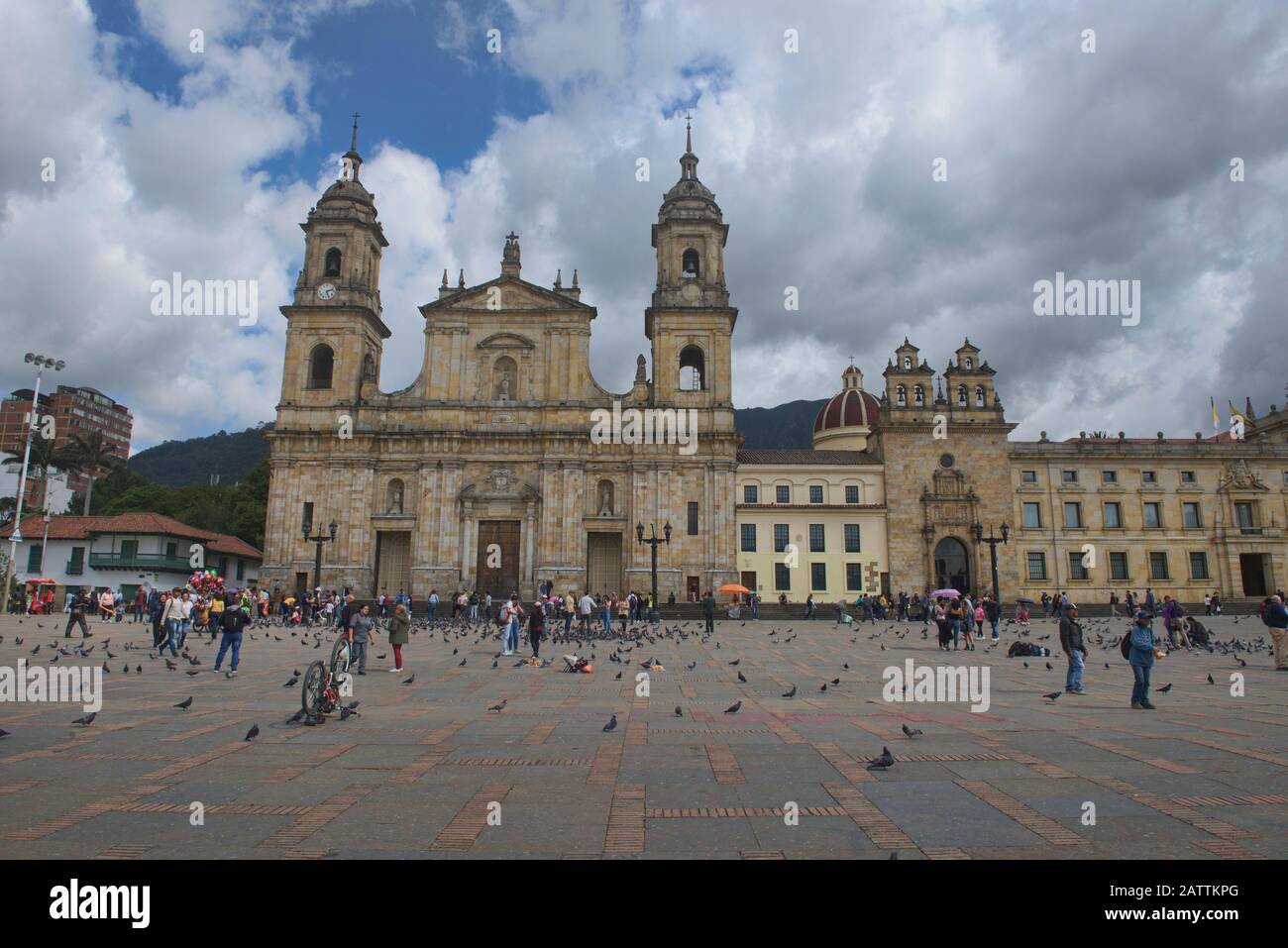 Die neoklassizistische Primada-Kathedrale (Catedral Primada) auf der Plaza Bolivar, Bogotá, Kolumbien Stockfoto