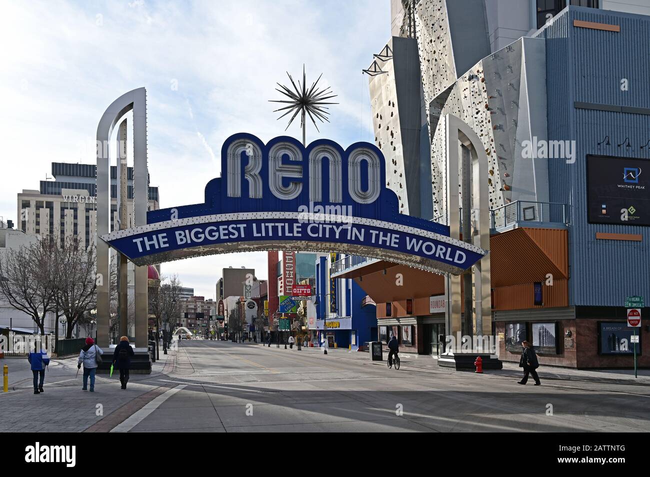 Reno, Nevada - 18. Januar 2020: Die größte Kleine Stadt der Welt wird am frühen Morgen unterzeichnet. Stockfoto