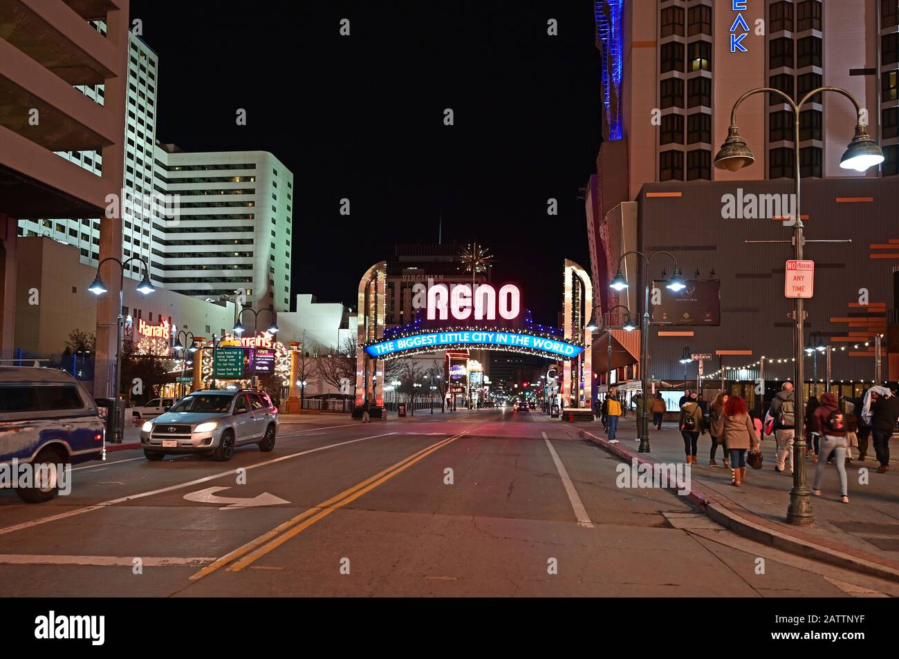 Reno, Nevada - 18. Januar 2020: Die größte Kleine Stadt der Welt wird nachts unterzeichnet. Stockfoto