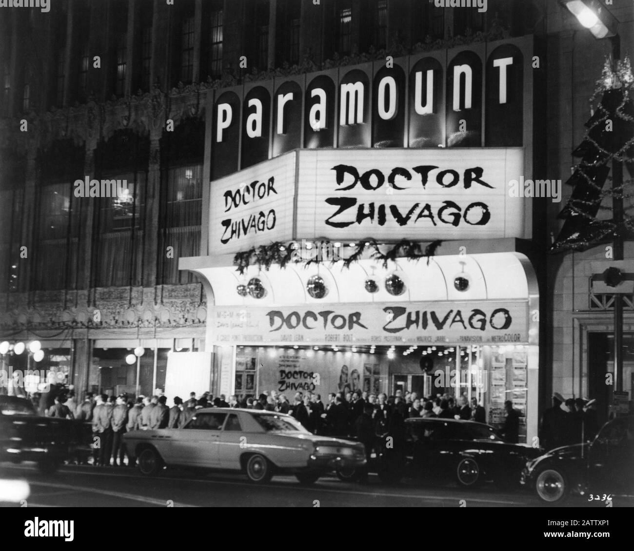 Los ANGELES Premiere am Paramount Theater 23. Dezember 1965 für DOKTOR ZHIVAGO 1965 Regisseur DAVID LEAN Roman BORIS PASTERNAK Drehbuch ROBERT BOLT Carlo Ponti Produktion / Sostar S.A. / Metro Goldwyn Mayer Stockfoto