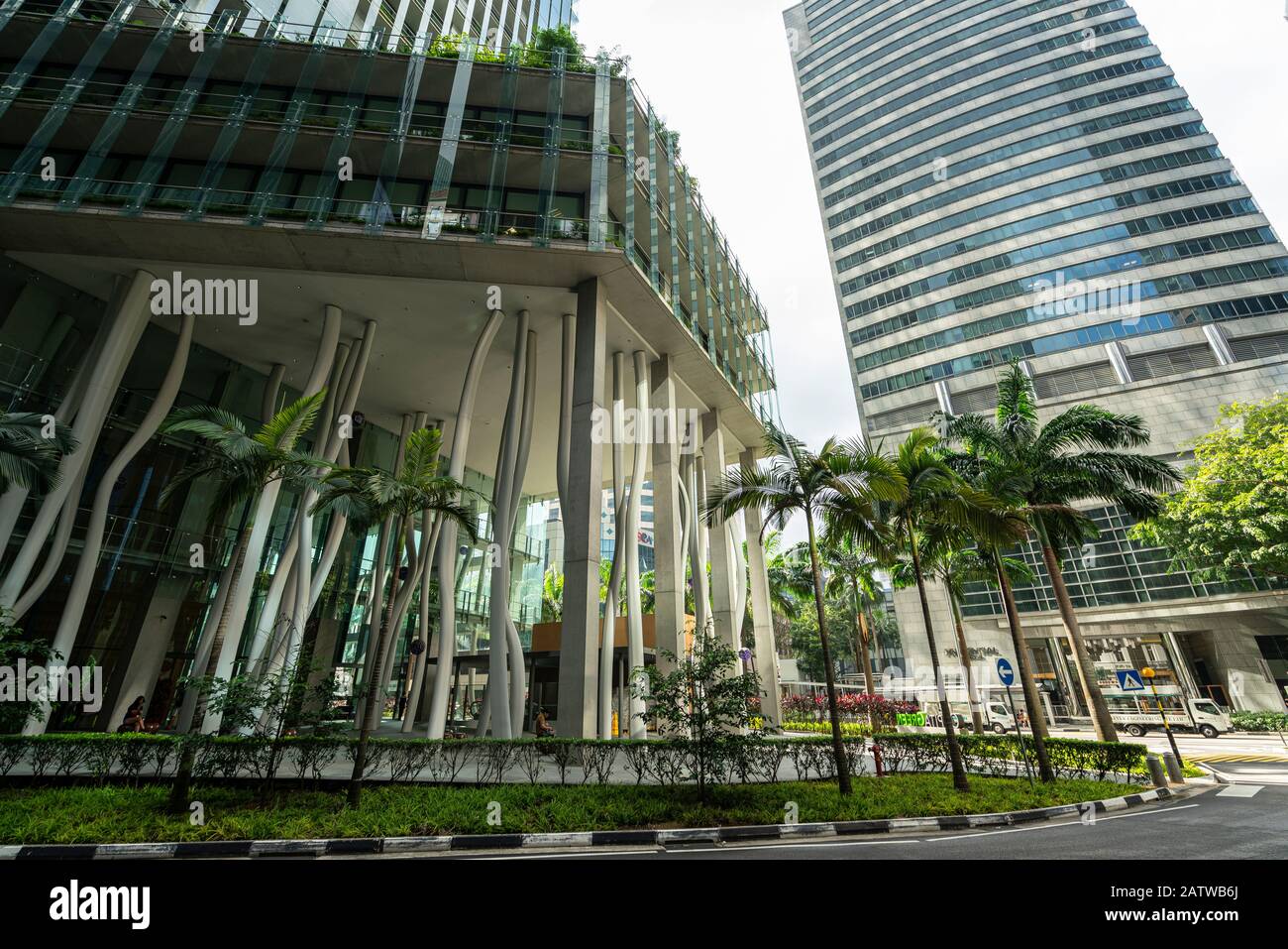 Singapur. Januar 2020. Ein Panoramablick auf die Innenstadt mit den Wolkenkratzern im Hintergrund bei Sonnenuntergang Stockfoto