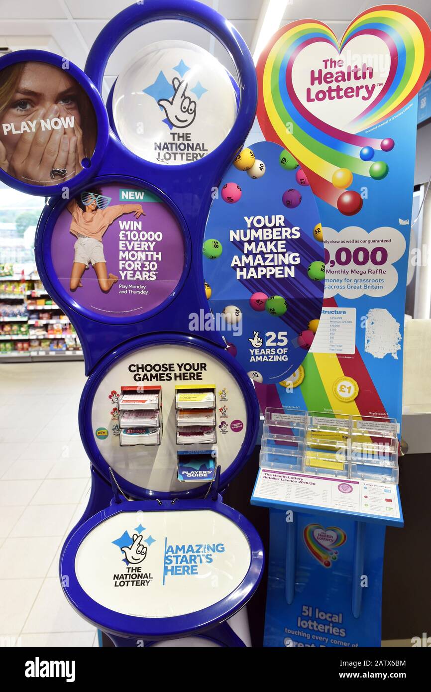 Große Lotterie Tickets zum Verkauf in einem Supermarkt Stockfoto