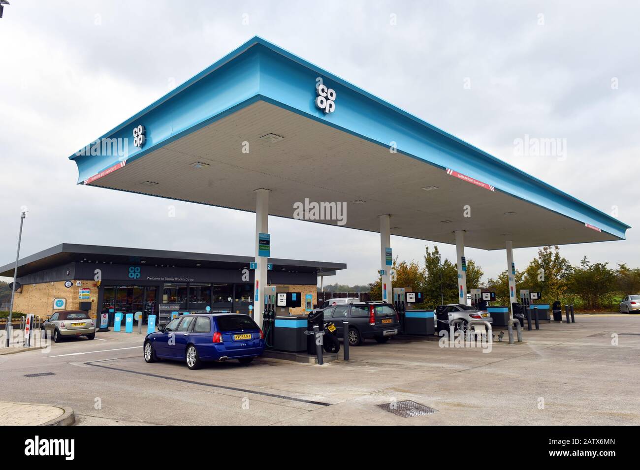 CO-op Tankstellenvorplatz Großbritannien Stockfoto