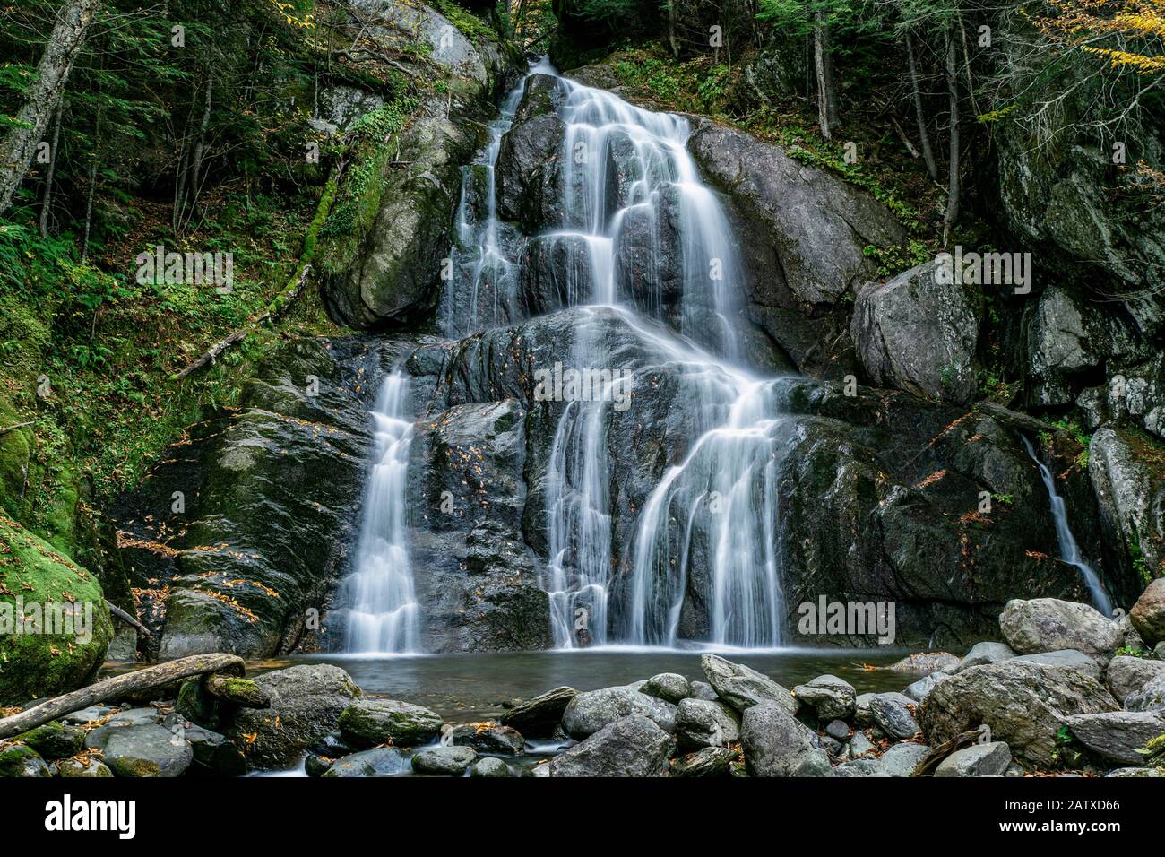 Wasserfall Moss Glen Falls in Vermont. Stockfoto