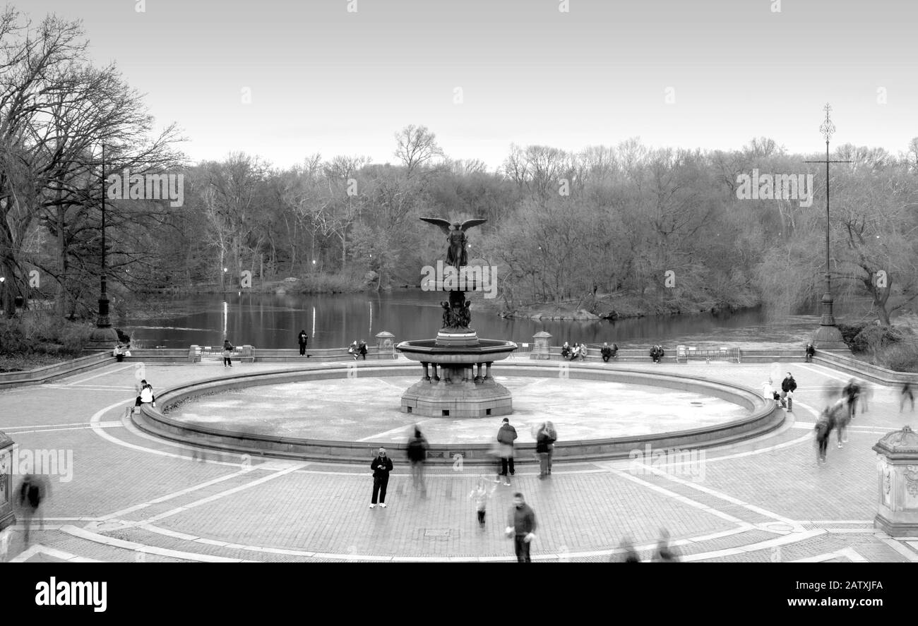 Bethesda Terrace and Fountain in Manhattan, New York City, Vereinigte Staaten von Amerika. Berühmter Filmstandort für "Angels in America". Stockfoto