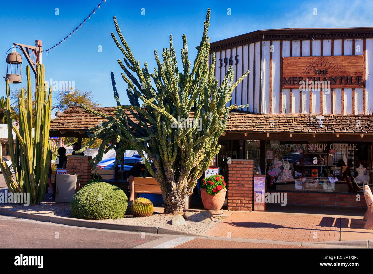 Das Merchantie-Geschäft im westlichen Verschleißbereich der Altstadt von Scottsdale AZ Stockfoto