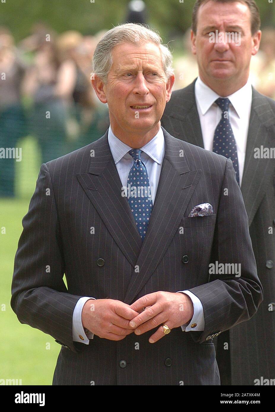 Der Prince of Wales bei der Eröffnung eines 6,6 Millionen Pfund schweren Projekts zur Wiederherstellung des niederländischen Hauses im Kew Palace in Kew Gardens, West London im Jahr 2006. Stockfoto