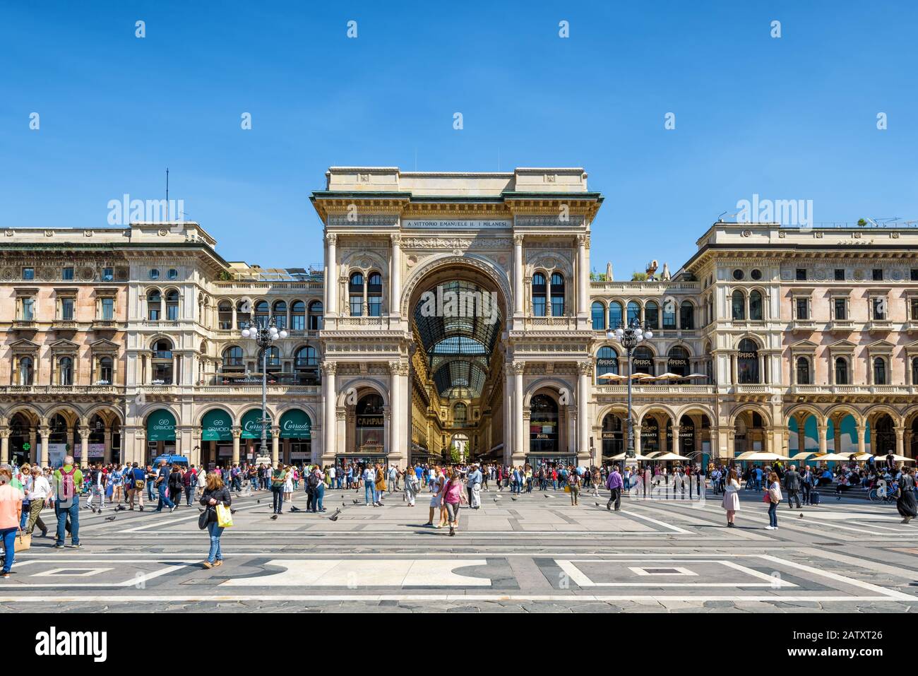 Mailand, Italien - 16. Mai 2017: Die Galleria Vittorio Emmanuele II auf der Piazza del Duomo (Domplatz). Diese Galerie ist eine der ältesten der Welt Stockfoto