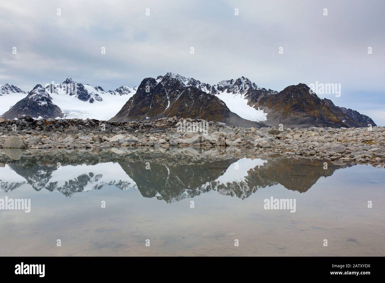 Gullybreen, Gletscher im Albert-I-Land, entbouching in Gullybukta, Südbucht des Magdentenefjordes, Spitzbergen/Spitzbergen, Norwegen Stockfoto