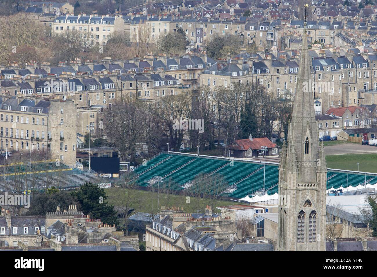 Blick auf die Landschaft der Stadt Bath vom Alexandra Park aus, der Bath Erholung Rugby Ground, Häuser und die Architektur von Bath, England, Großbritannien zeigt Stockfoto
