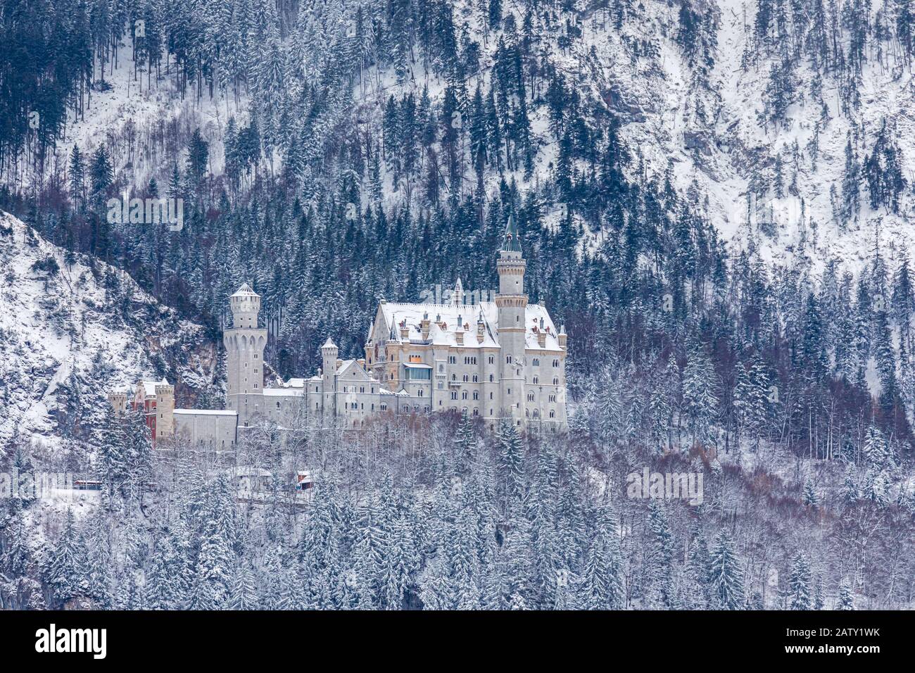 Winter auf Schloss Neuschwanstein, bei Hohenschwangau, Bayern, Deutschland. Stockfoto