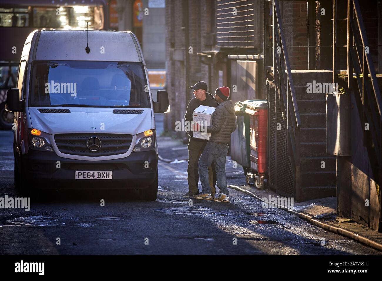 Lieferung von Manchester in Chinatown Stockfoto