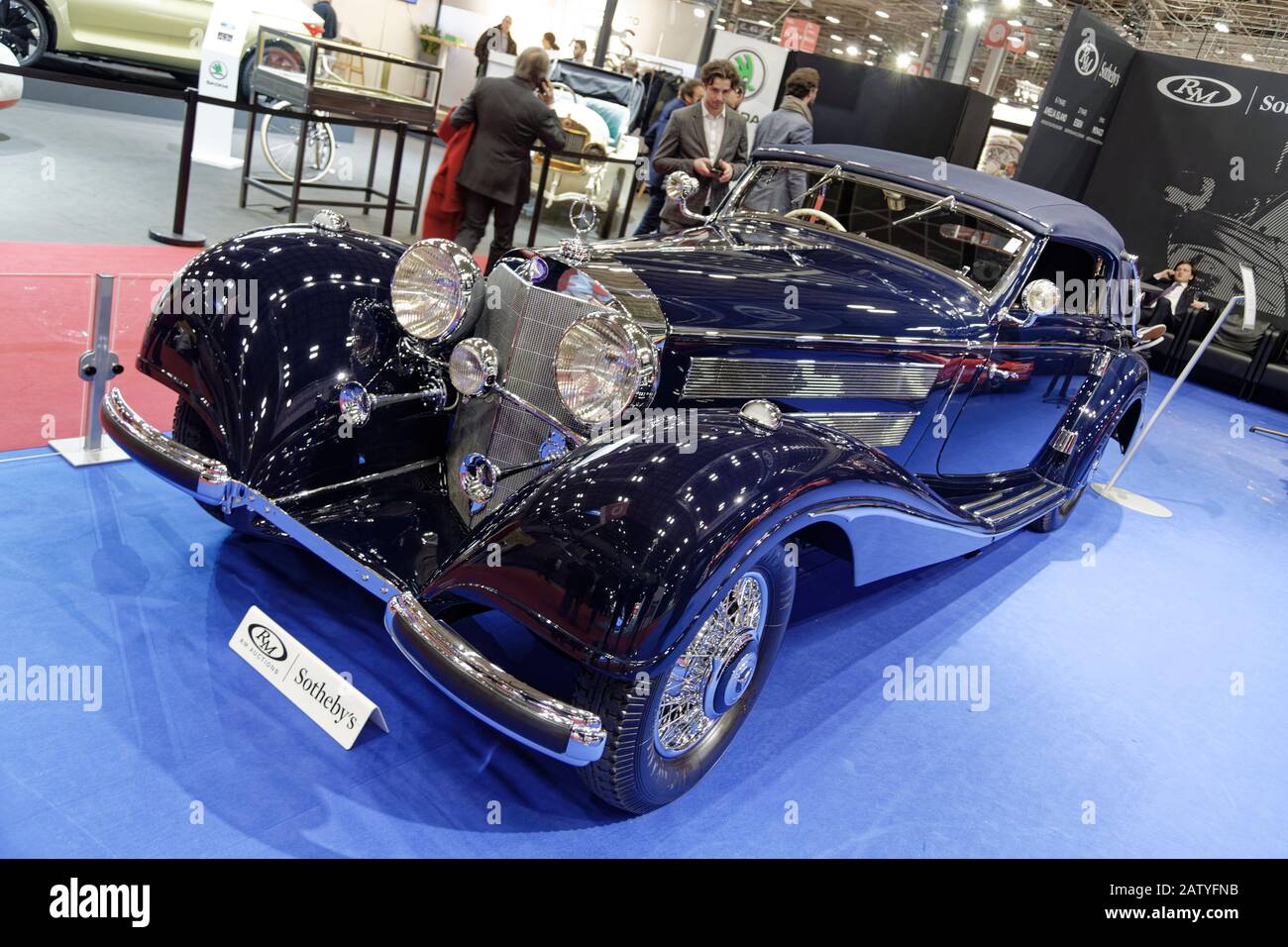 Paris, Frankreich. Februar 2020. 1937 Mercedes-Benz 540K Cabriolet A   Die Retromobil-Show öffnet vom 5. Bis 9. Februar 2020 auf der PARIS-EXPO ihre Pforten Stockfoto