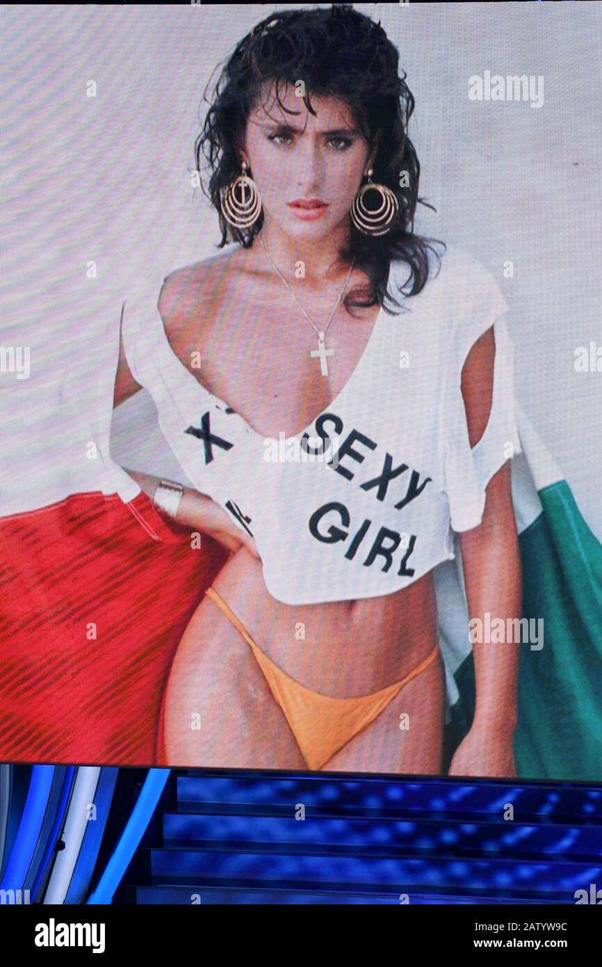 Nudist beach jinsiy aloqa onlayn video