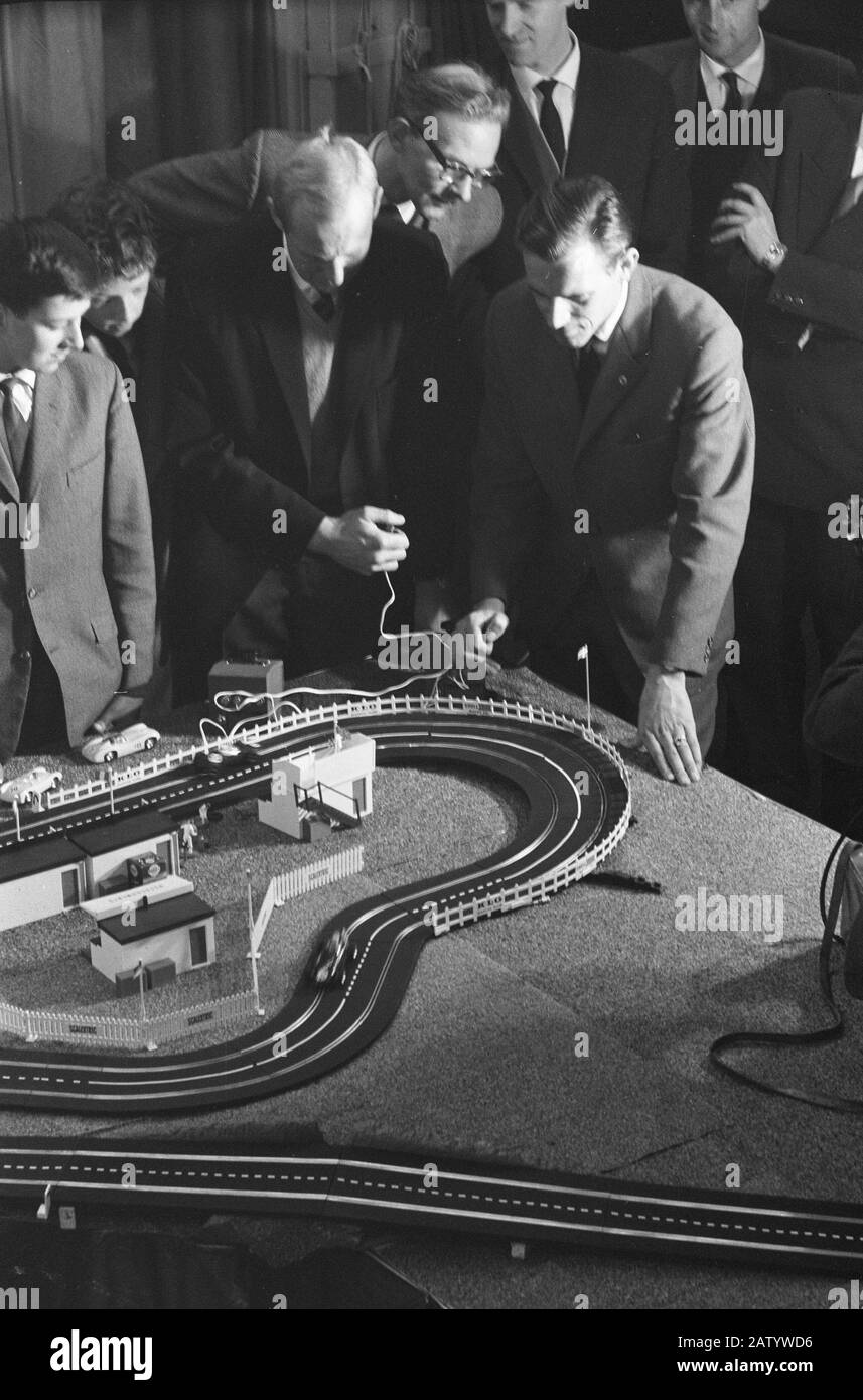 Mini Racing Club Zandvoort. Die Mitglieder auf der Rennstrecke Datum: 21. Dezember 1961 Schlagwörter: Mitgliedseinrichtung Name: Mini Racing Club Zandvoort Stockfoto