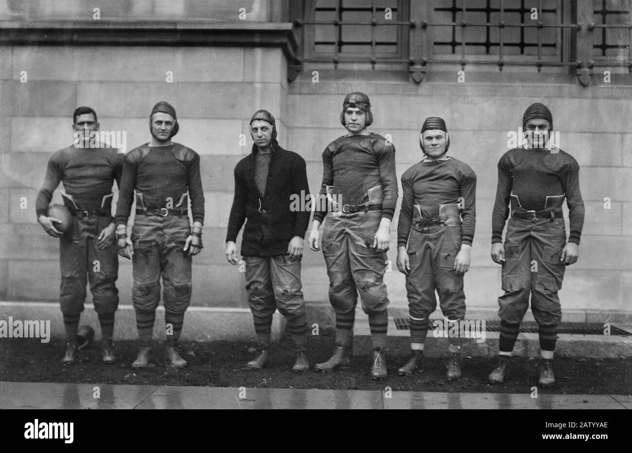 Mannschaft der United States Military Academy (West Point), darunter Kapitän Benjamin F. Hoge, Walter W. Wynne und Frank W. Milburn (später General Frank W. Milburn) Stockfoto