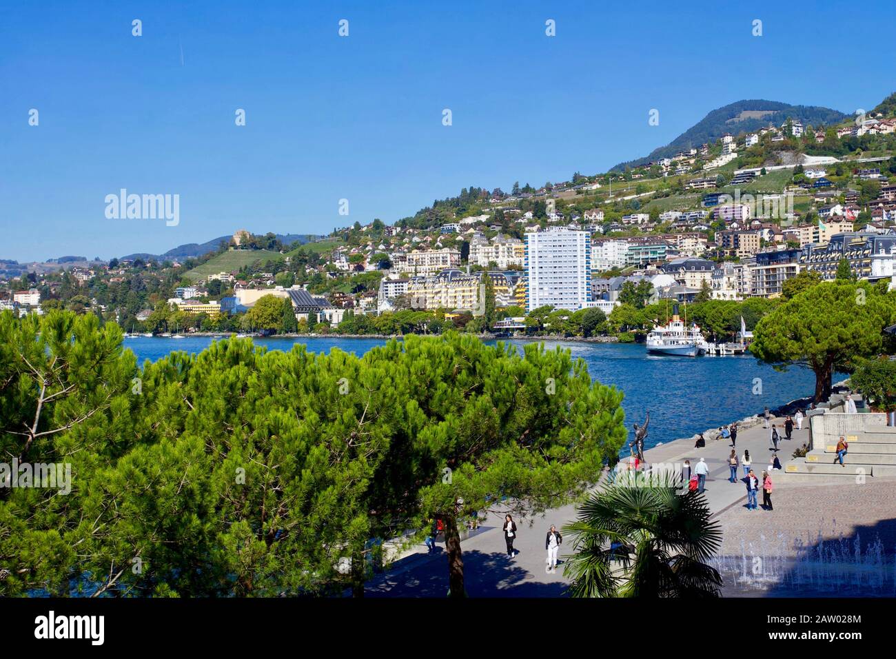 Montreux - der Genfersee Montreux ist eine Gemeinde und eine Schweizer Stadt am Ufer des Genfersee am Fuß der Alpen. Er gehört zum Landkreis Stockfoto