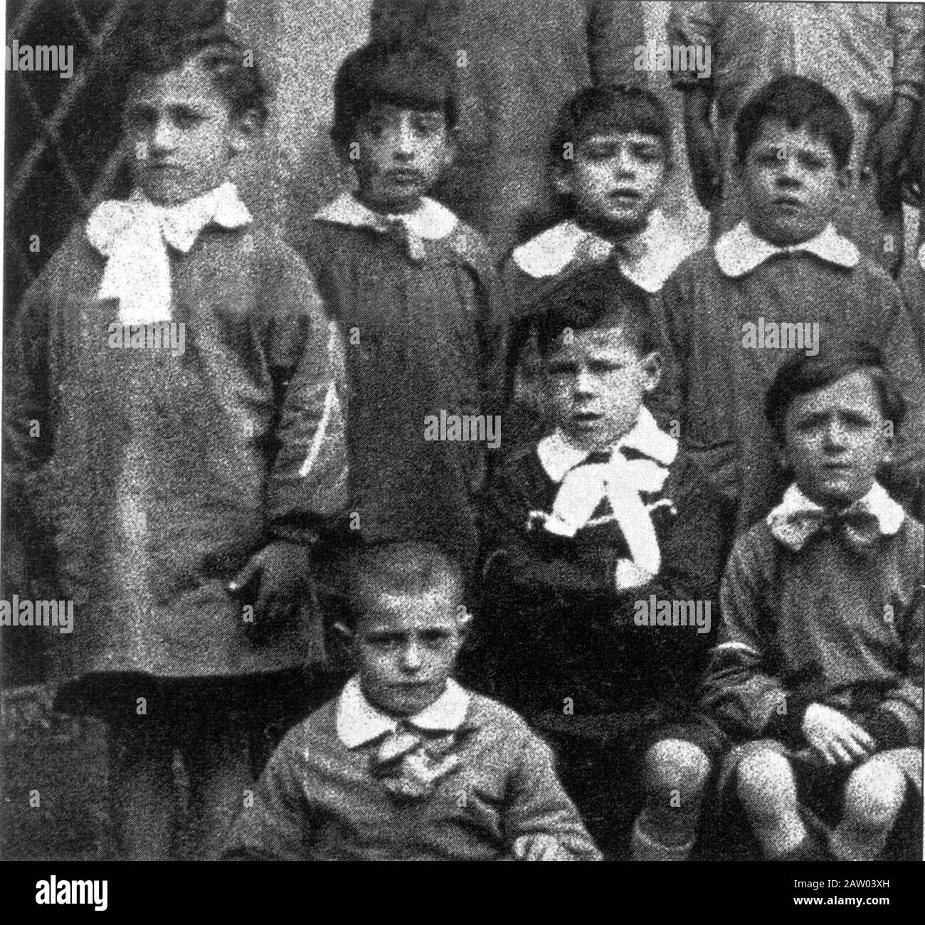 1926 , Rom , ITALIEN : der berühmteste italienische Filmschauspieler ALBERTO SORDI ( 1920 - 2003 ) als war ein Gelehrter Junge ( die erste steht links ) Stockfoto