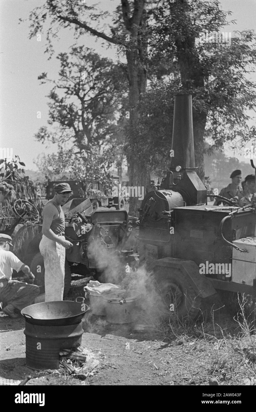 Hilfe-Verband Post [Übung] [mobile Feldküche] Datum: Juli 1947 Ort: Indonesien Niederländische Ostinseln Stockfoto