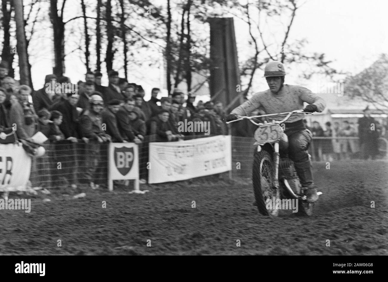 Motocross in Gemert, die Fahrer bis 250cc Startdatum: 27. Februar 1966 Standort: Gemert, Noord-brabant Schlüsselwörter: Motocross Stockfoto