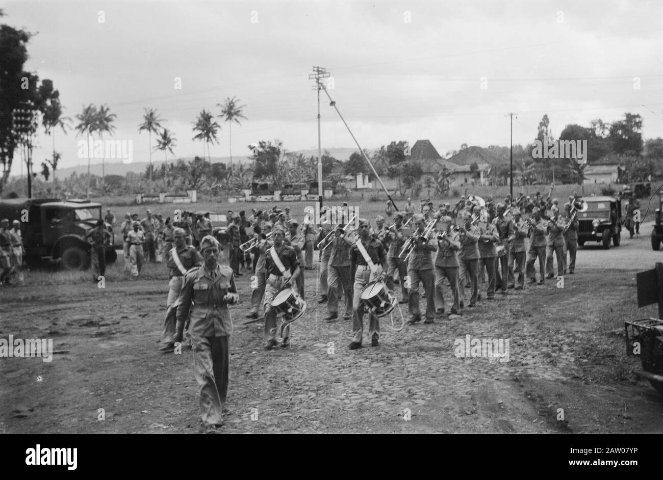 Band 7 December Division zu Salatiga und Recordings Tippy Band 7 December Division Datum: 14. Dezember 1947 Ort: Indonesia Dutch East Indies Stockfoto