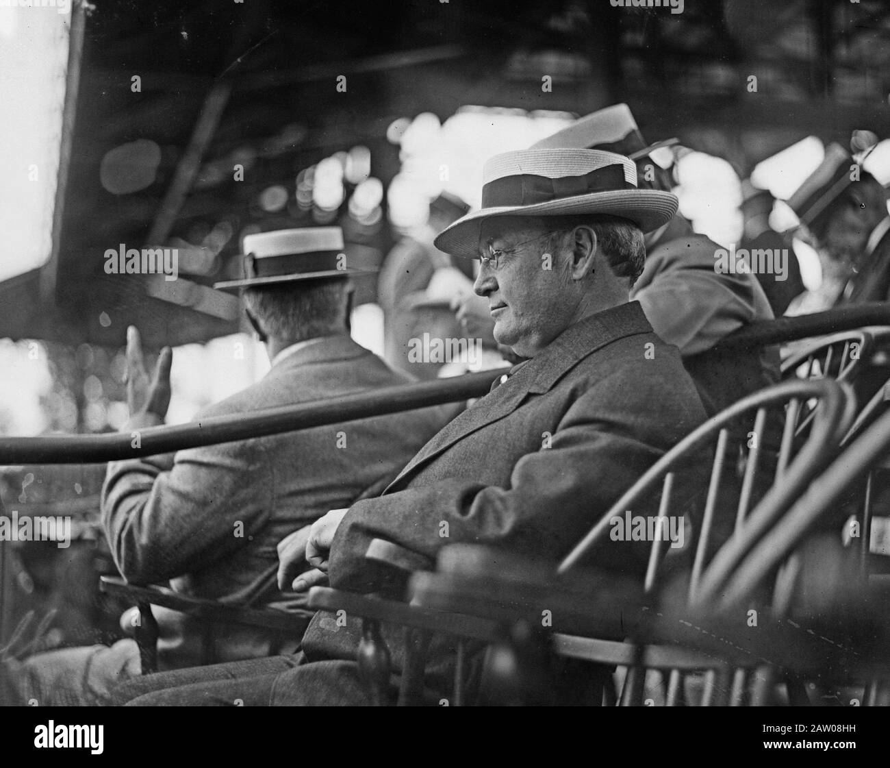 James S. Sherman, Wm. Tafts Vizepräsident - erster Vizepräsident, der einen Ball bei einem Spiel auswerfen kann. 1912 Stockfoto