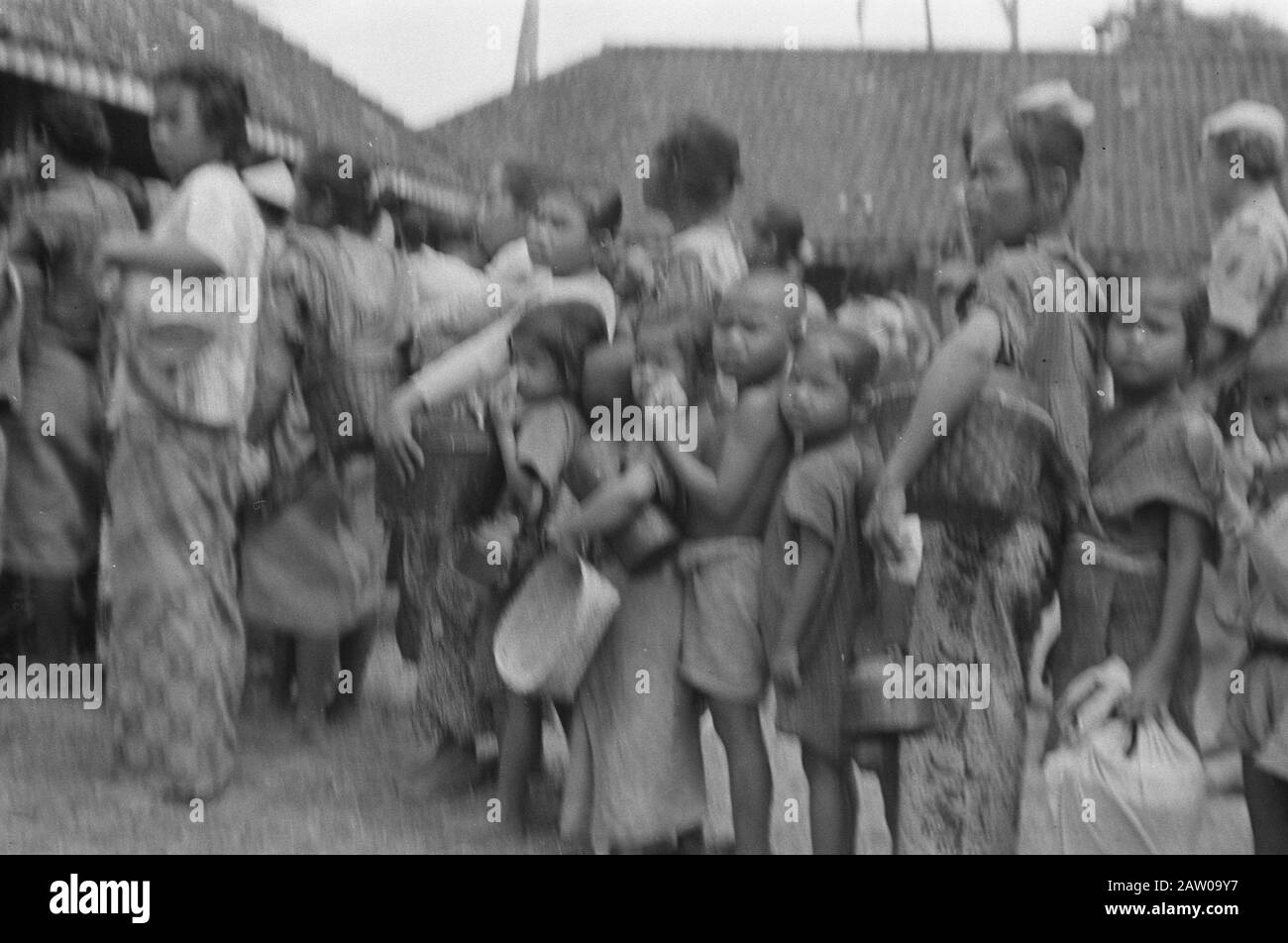 Salatiga bietet Kleidung und passarbeeld Datum: 31. August 1947 Ort: Indonesien Niederländische Ostindien Stockfoto