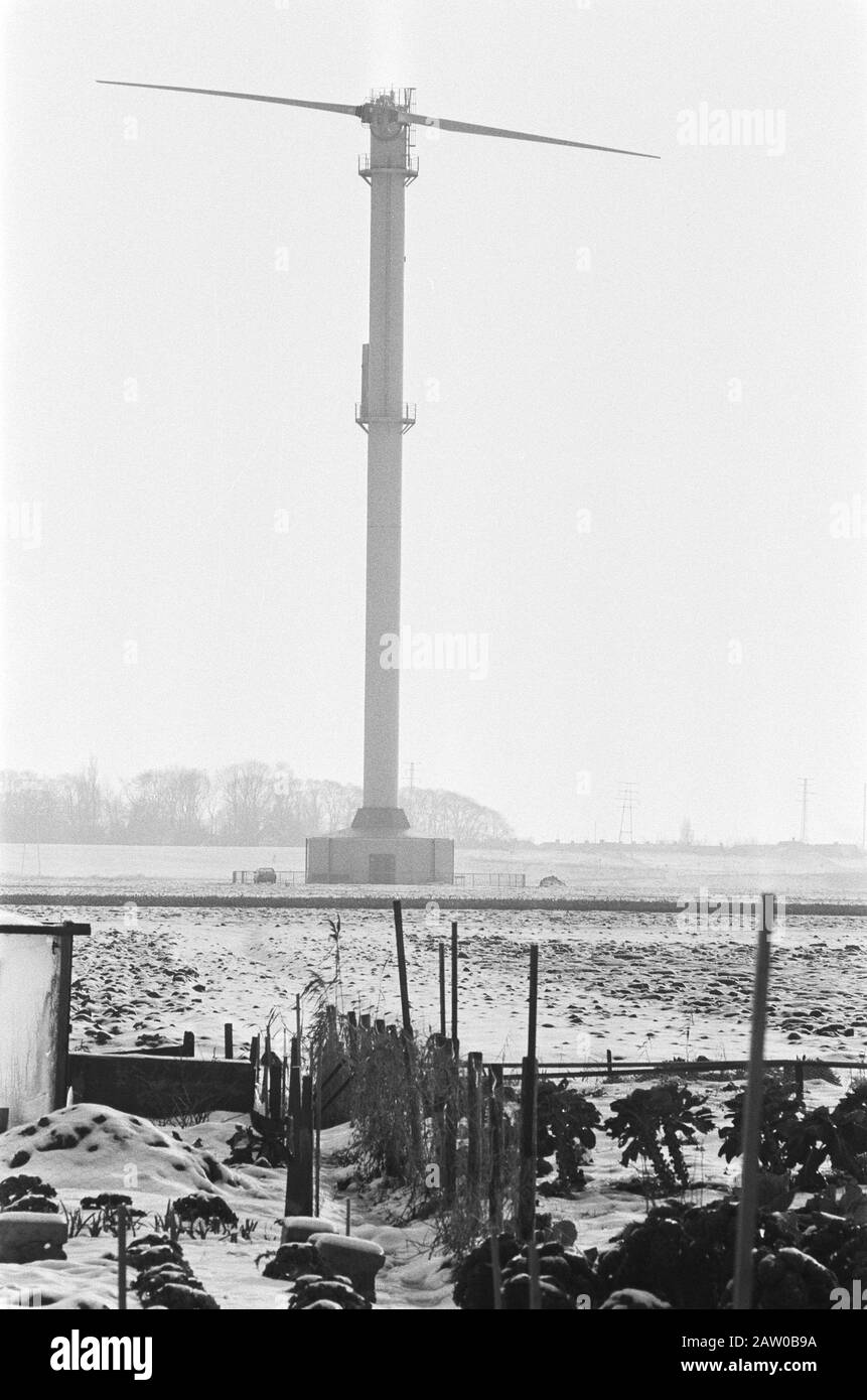 Größte Windenergieanlage in den Niederlanden in Medemblik Datum: 7. Januar 1986 Standort: Medemblik, Noord-Holland Schlagwörter: Wind, Windkraft, Windkraftanlagen Stockfoto