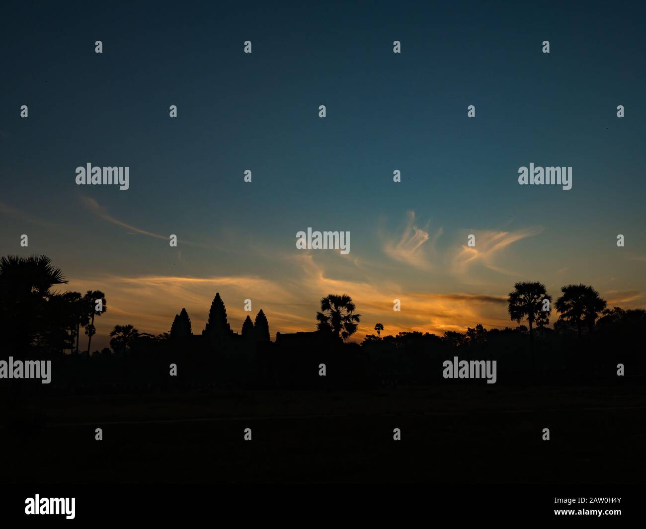 Sonnenaufgang über dem Weltkulturerbe Angkor Wat, größte religiöse Stätte der Welt Kambodschas Stockfoto