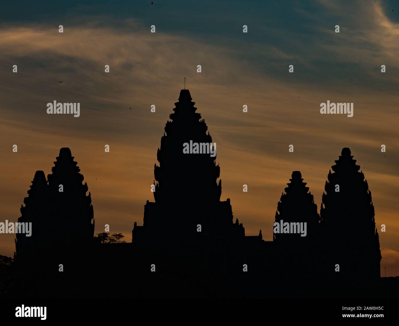 Sonnenaufgang über dem Weltkulturerbe Angkor Wat, größte religiöse Stätte der Welt Kambodschas Stockfoto