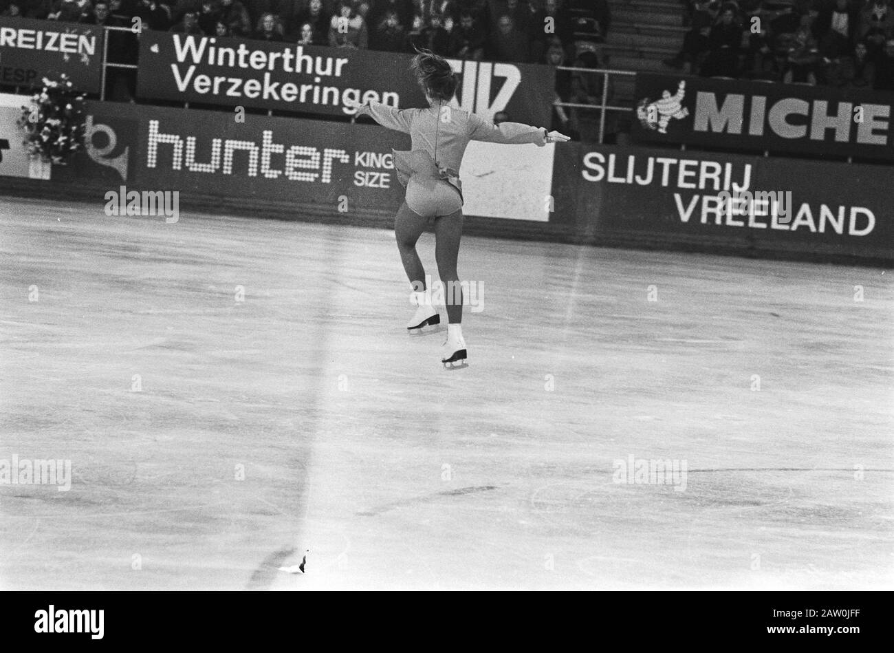 Niederländische Meisterschaften Eiskunstlauf; Rudina Pasveer im Einsatz Datum: 15. Januar 1977 Schlagwörter: Eiskunstlauf, Eiskunstlauf Personenname: Pasveer, Rudwina Stockfoto