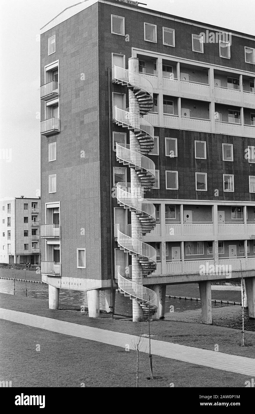 Neubau mit Wendeltreppe Datum: 22. Februar 1967 Stichwörter: Neu Stockfoto