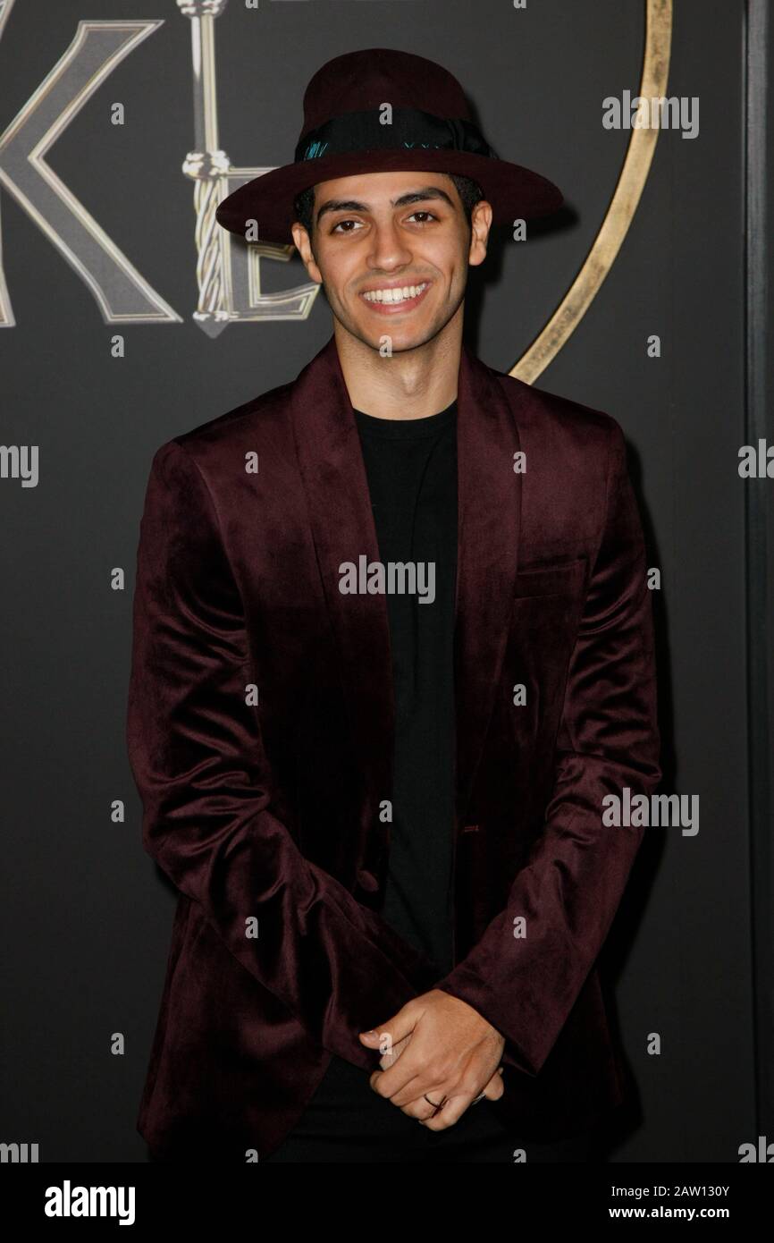 Hollywood, Kalifornien, USA. Februar 2020. MENA Massoud besucht am 05. Februar 2020 im ägyptischen Theater in Hollywood, Kalifornien, den "Locke & Key"-Bilderruf der Serie "Locke & Key" von Netflix. Foto: Crash/imageSPACE/MediaPunch Credit: MediaPunch Inc/Alamy Live News Stockfoto