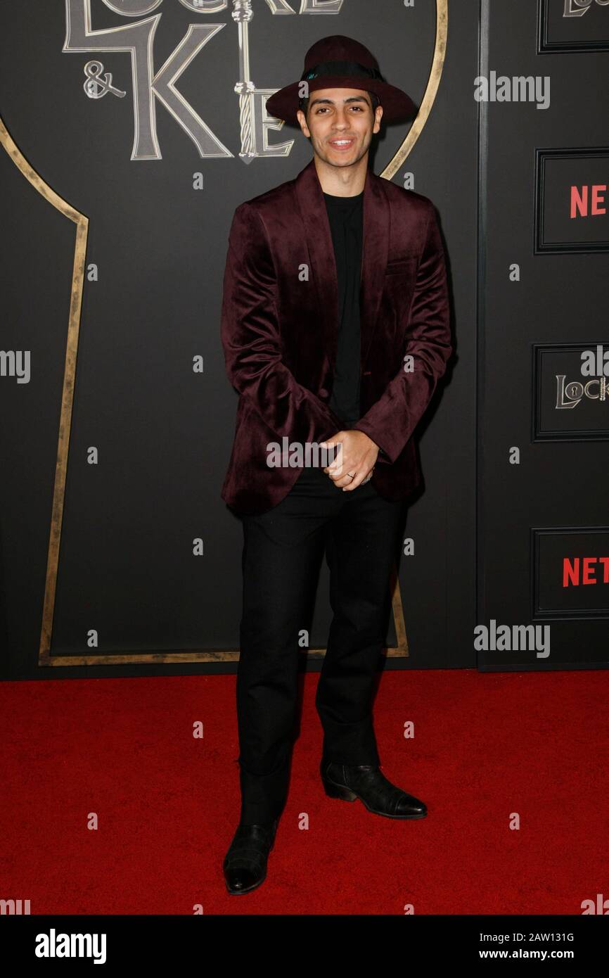 Hollywood, Kalifornien, USA. Februar 2020. MENA Massoud besucht am 05. Februar 2020 im ägyptischen Theater in Hollywood, Kalifornien, den "Locke & Key"-Bilderruf der Serie "Locke & Key" von Netflix. Foto: Crash/imageSPACE/MediaPunch Credit: MediaPunch Inc/Alamy Live News Stockfoto