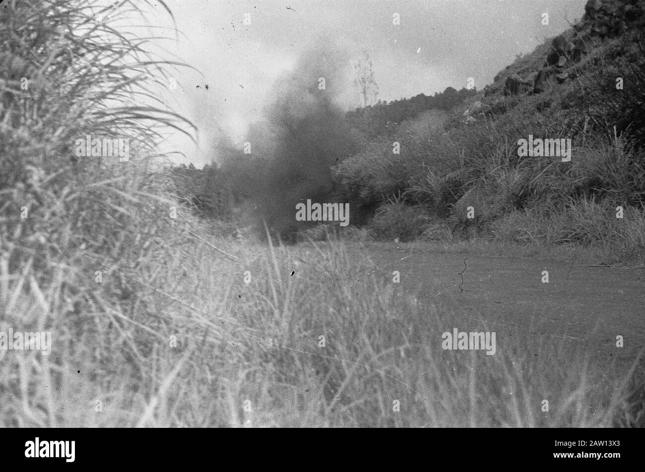 Gombong Blast am Straßenrand Datum: September 1948 Ort: Indonesien Niederländische Ostindien Stockfoto