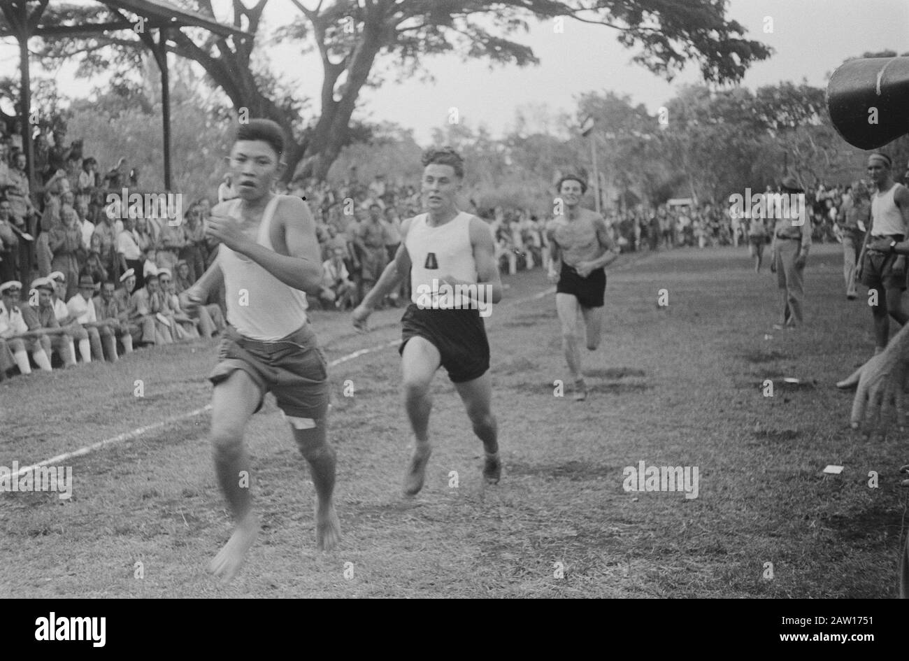 Sportveranstaltungen Vios Grounds to Batavia anlässlich des Geburtstags der HM Queen Wilhelmina Armee-Sportdemonstrationen [Track] Datum: 31. August 1946 Ort: Batavia, Indonesien, Jakarta, Niederländisch-Ostindien Stockfoto
