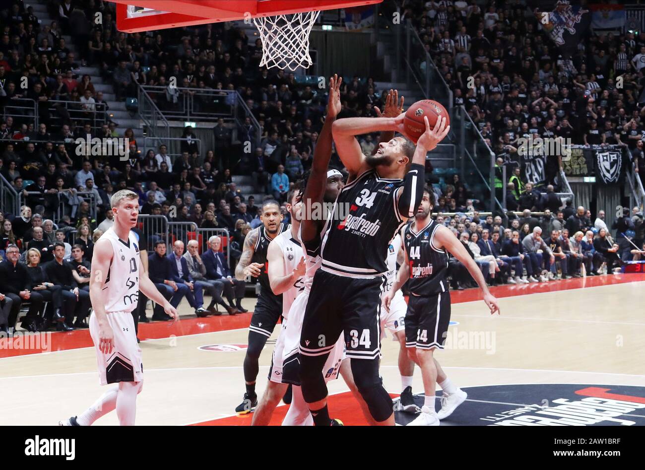 Bologna, Italien. Februar 2020. Kyle weems (Virtus segafredo bologna) während Segaftedo Virtus Bologna vs. Partizan Nis Belgrado, Basketball EuroCup Championship in Bologna, Italien, 5. Februar 2020 Credit: Independent Photo Agency/Alamy Live News Stockfoto